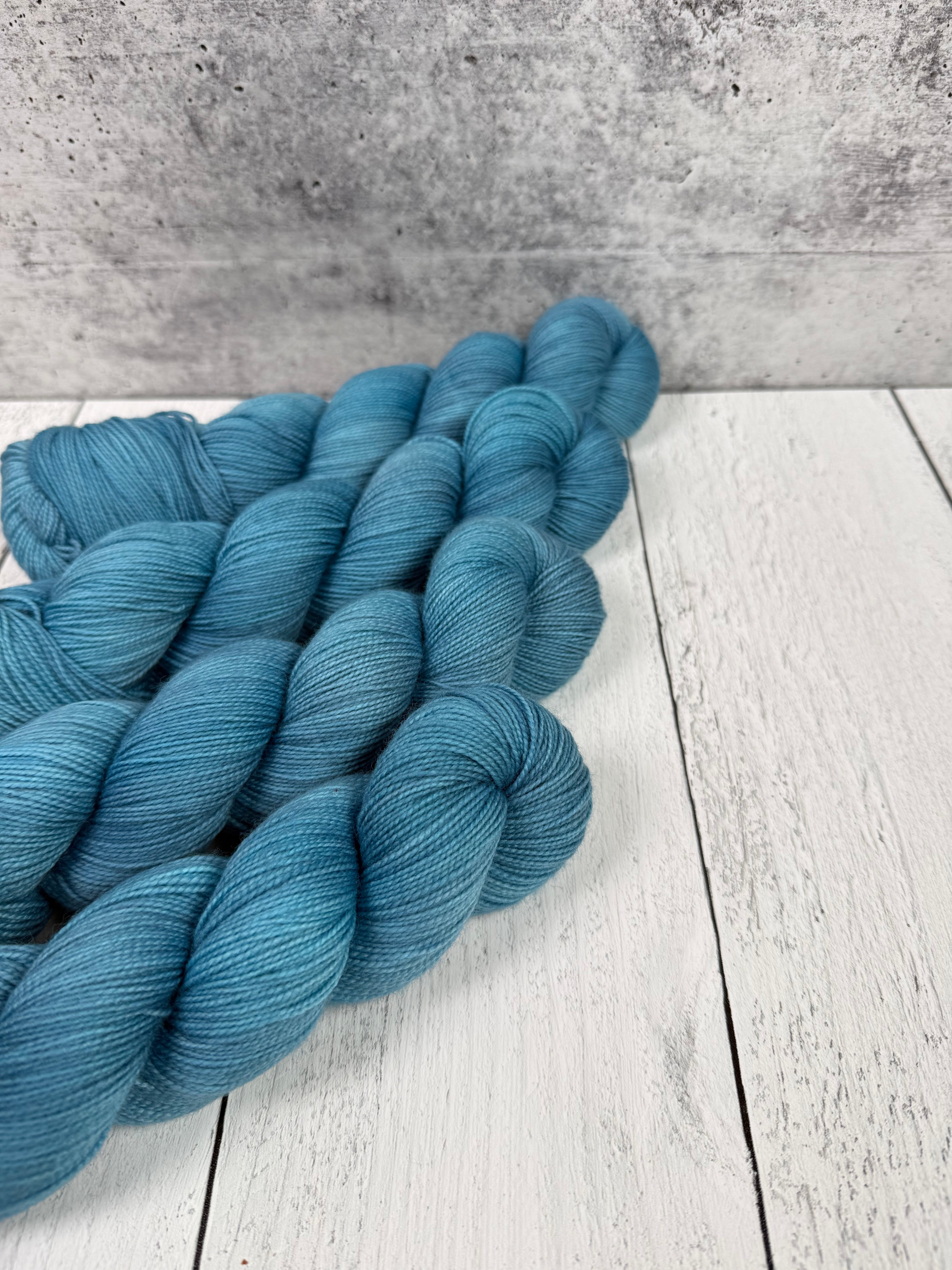Harbor Mist (Apollo) – Needles at the Ready