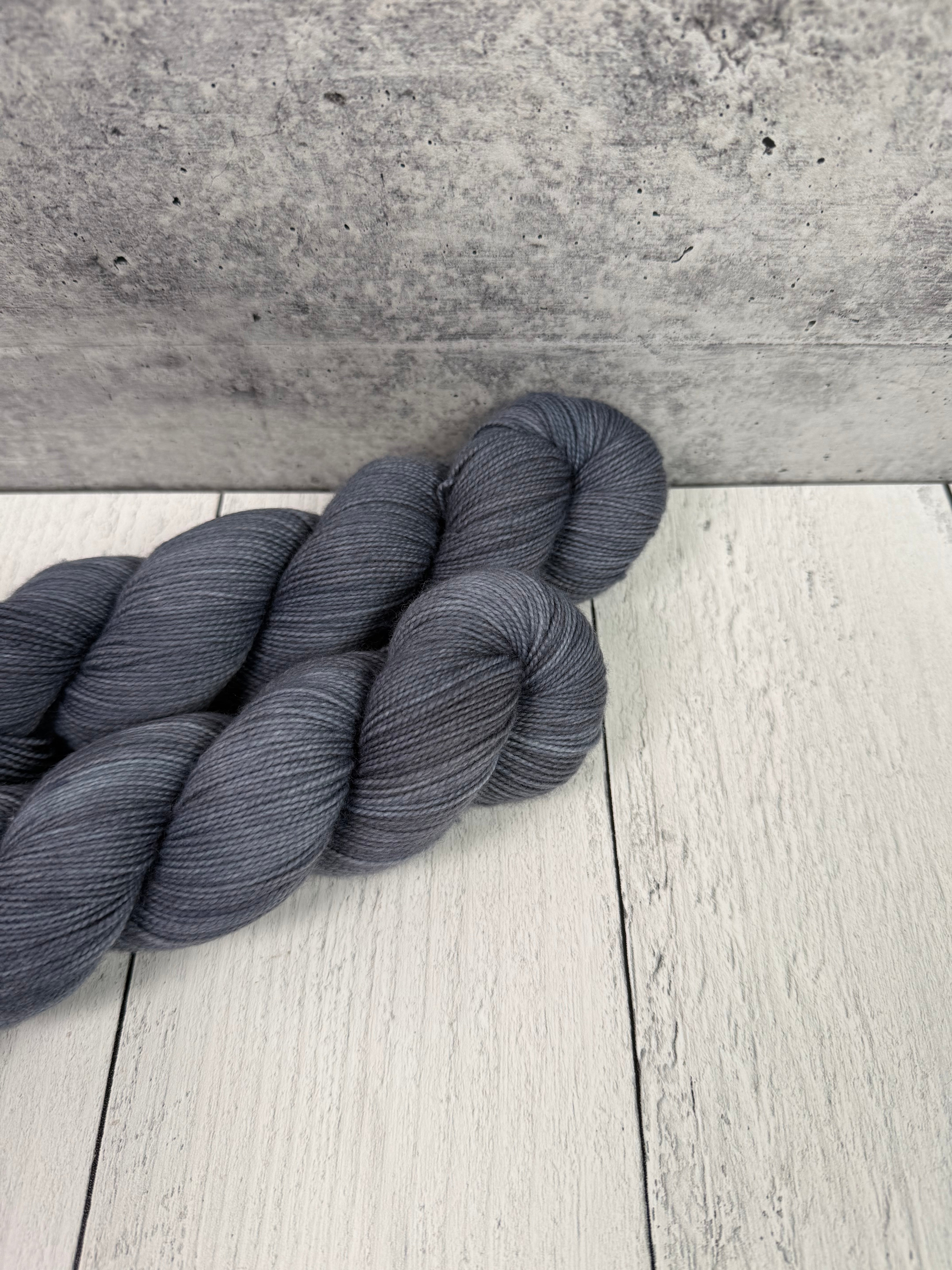 Midnight Squall (Apollo) – Needles at the Ready