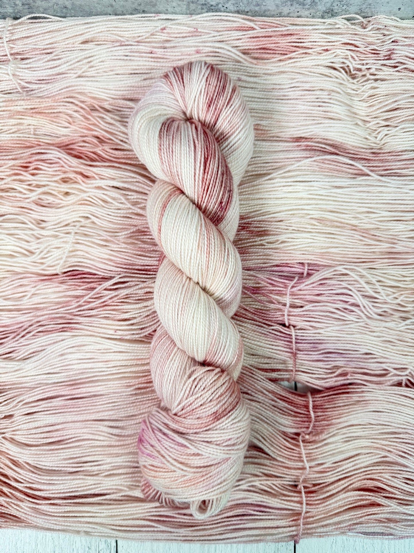 Antique Lace (Apollo)