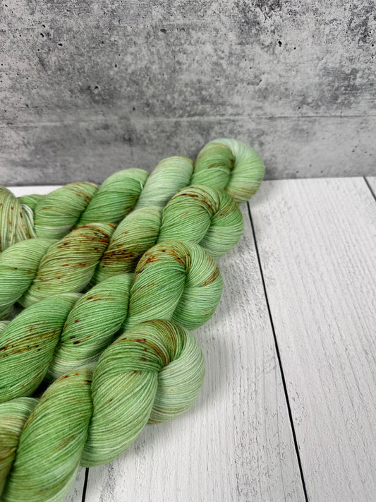 Pistachio Brittle (Ares Sock)